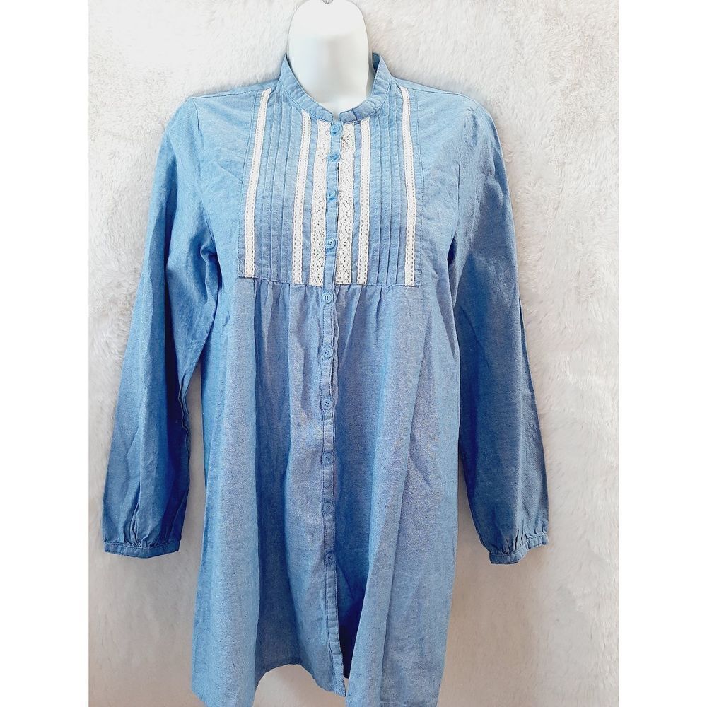 Meiconne medium blue prairie lace front top